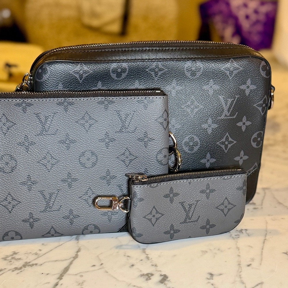 Louis. V. Eclipse Trio Messenger M69443